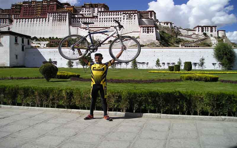 Lhasa to Kathmandu by Mountain Bike